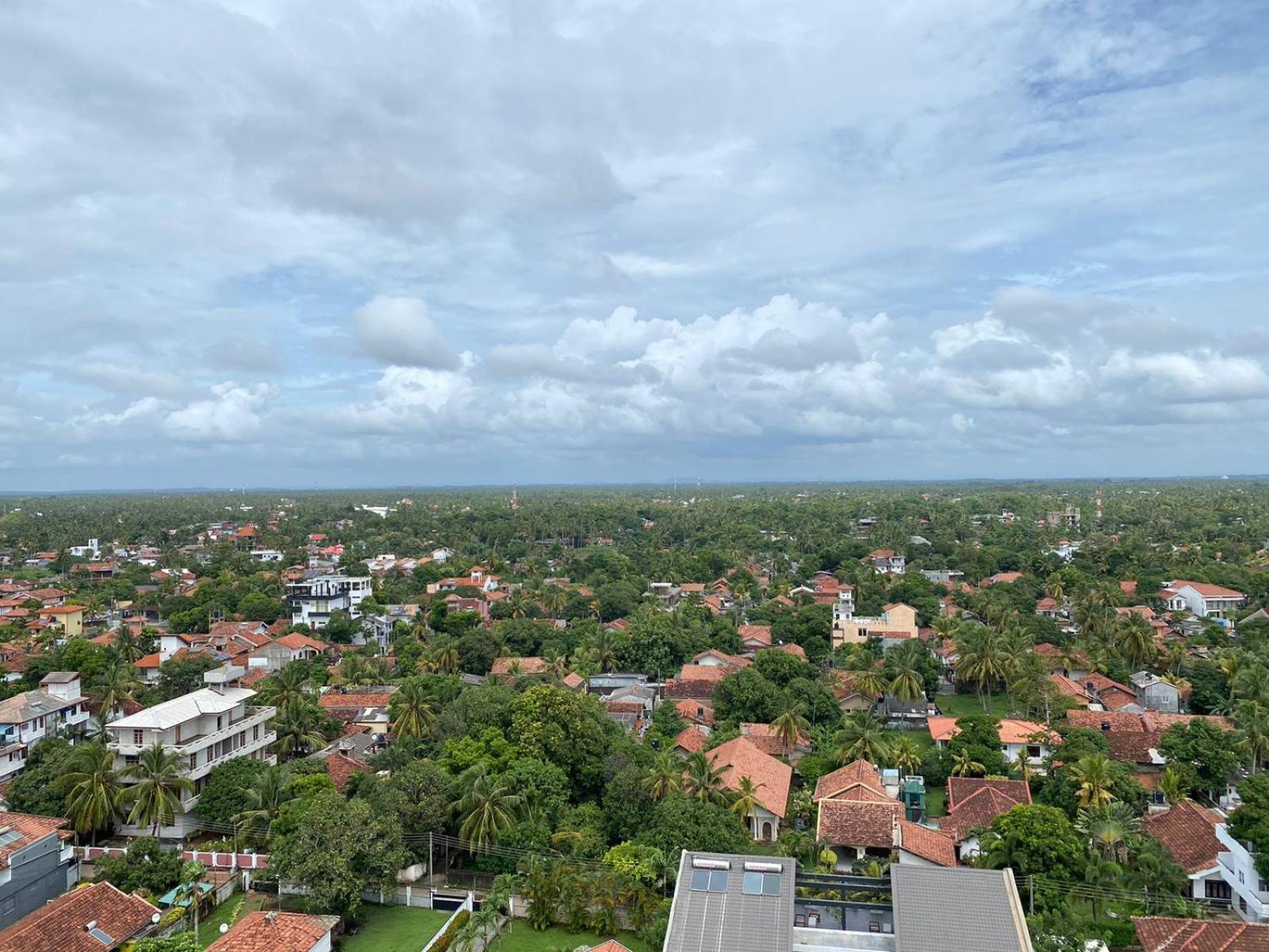 Ocean Breeze - Udaya Luxury Apartments Negombo Exterior photo