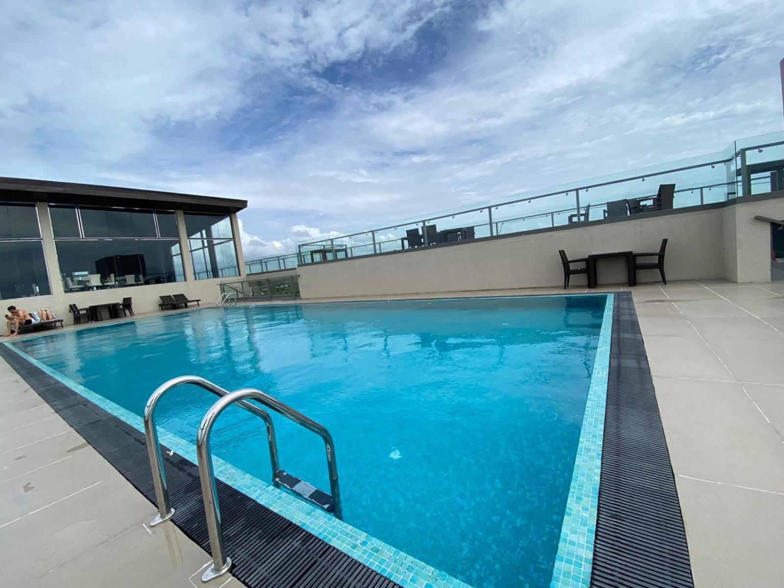 Ocean Breeze - Udaya Luxury Apartments Negombo Exterior photo