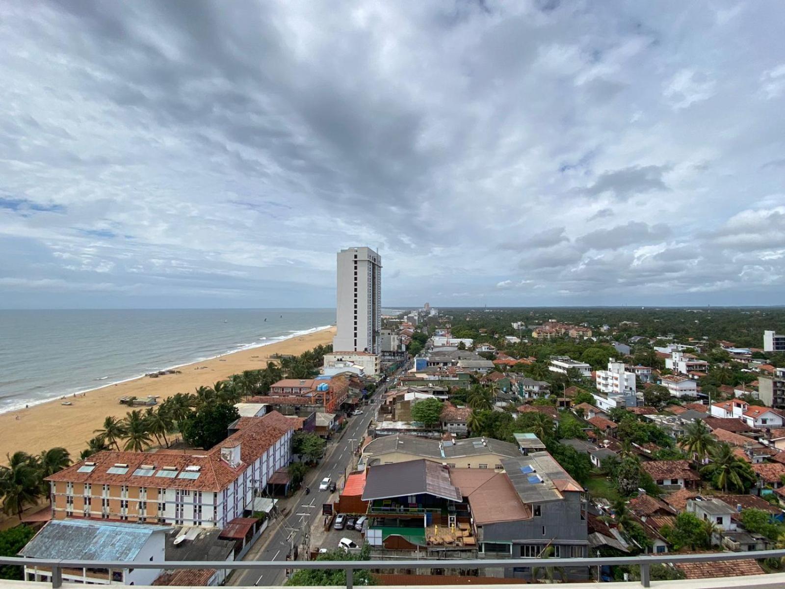 Ocean Breeze - Udaya Luxury Apartments Negombo Exterior photo