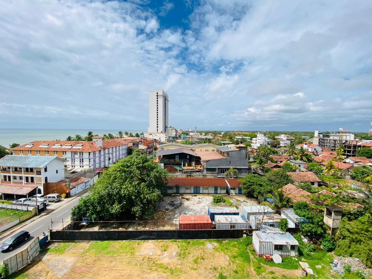 Ocean Breeze - Udaya Luxury Apartments Negombo Exterior photo